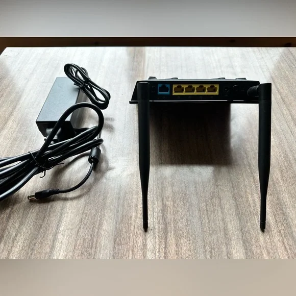 ASUS RT-N12 Wireless-N300 Router - Picture 6 of 8